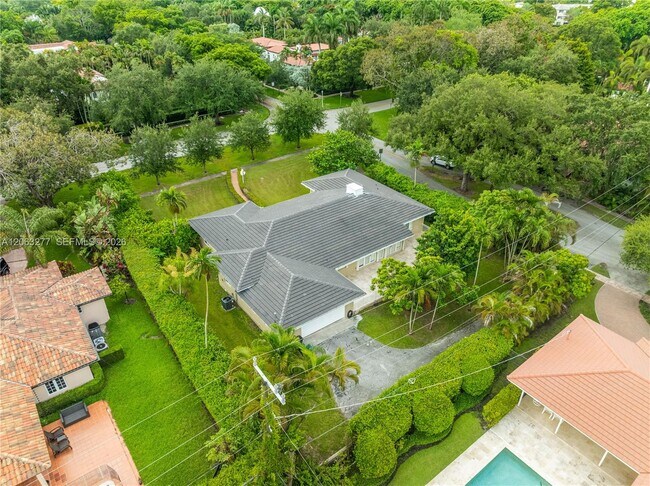 Building Photo - 2514 Granada Blvd
