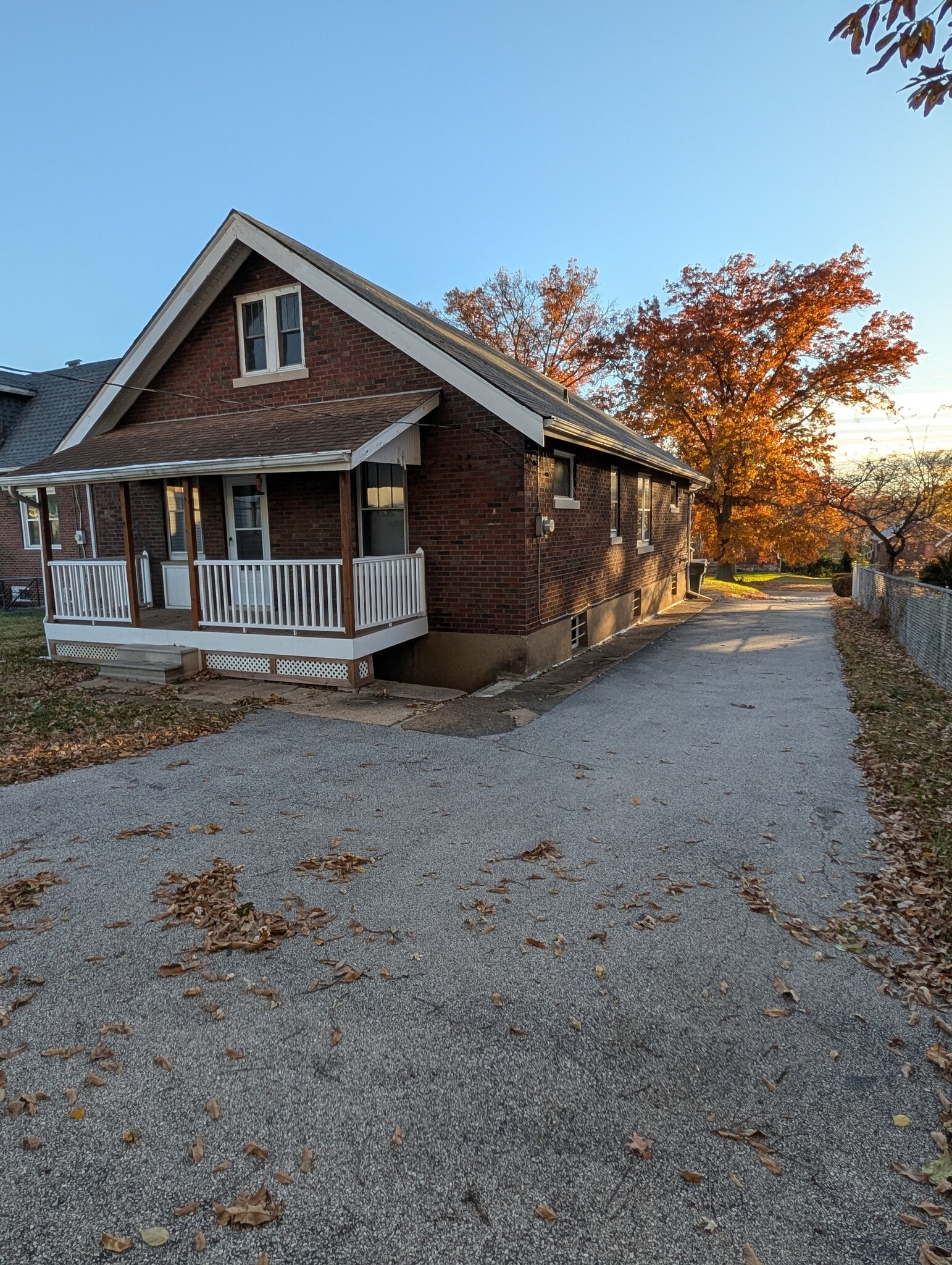 Back/side & driveway - 6311 Garesche Ave
