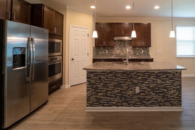 Building Photo - 543 Aventurine Ave