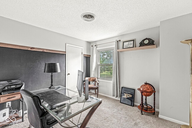 Building Photo - 6542 Kingman Dr