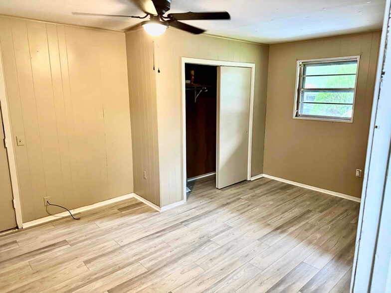 Building Photo - 508 Mustang Dr