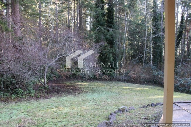 Building Photo - 3 bedroom 1.75 bath home on Peacock Hill