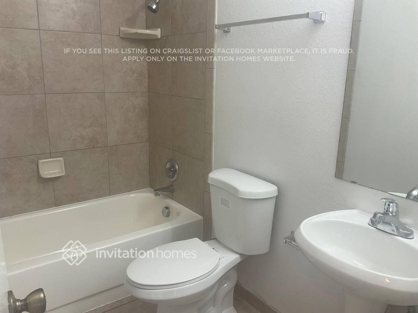 Building Photo - 2142 W Monona Dr