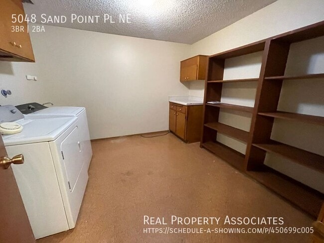 Building Photo - 5048 Sand Point Pl NE