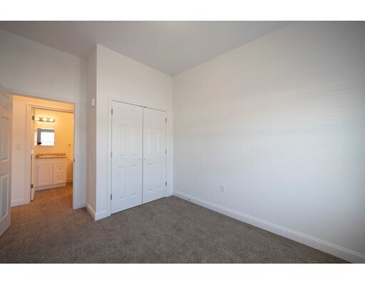 Building Photo - 2 S Grove St