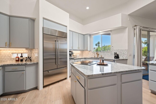 Building Photo - 25810 N Abajo Dr