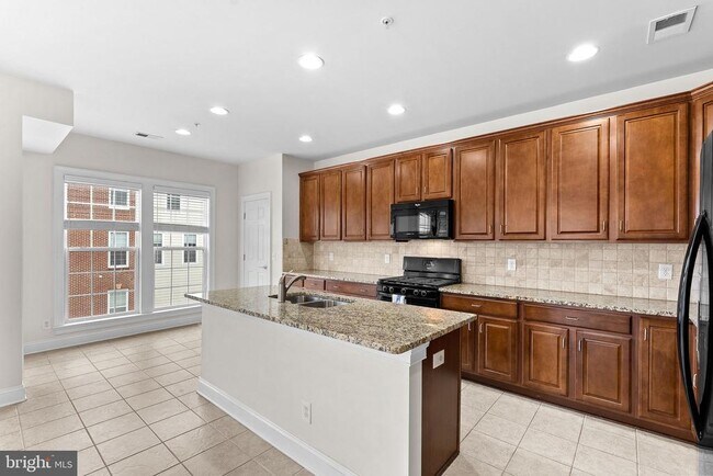 Building Photo - 42788 Lauder Terrace