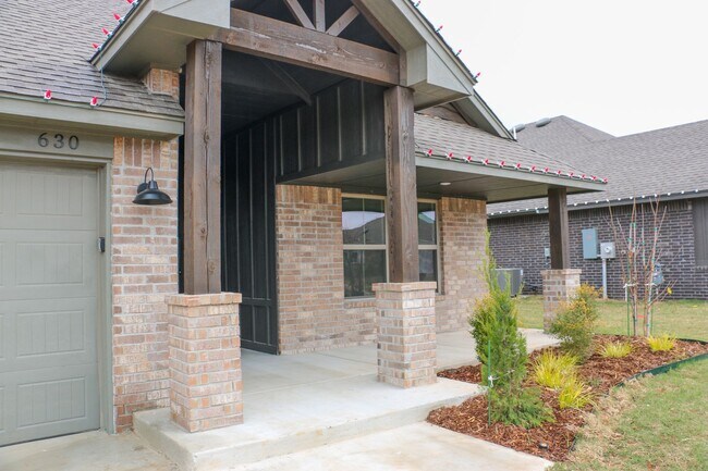 Building Photo - Brand New Home in Shawnee!