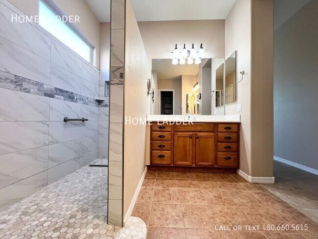 Building Photo - 6491 W Victory Way