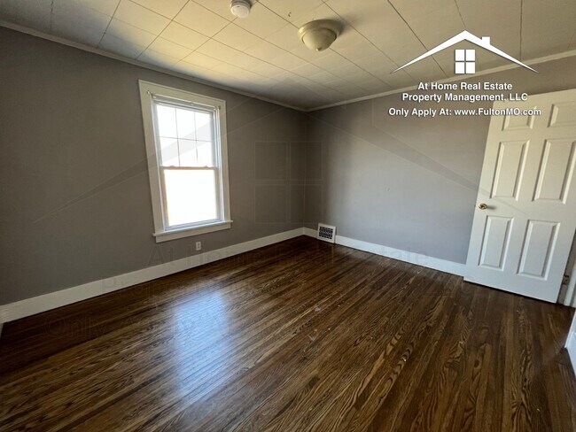 Building Photo - 837 Nichols St