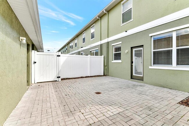 Building Photo - 1683 Buckeye Falls Way