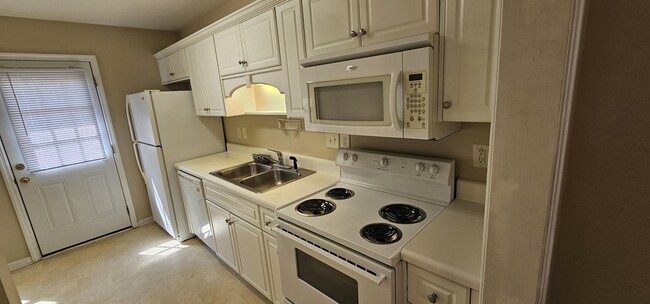 Building Photo - 112 Brandimere Drive