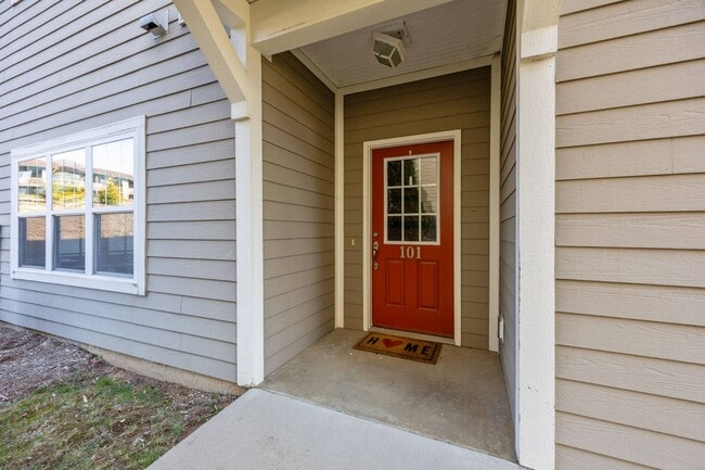 Building Photo - 123 Foxden Dr