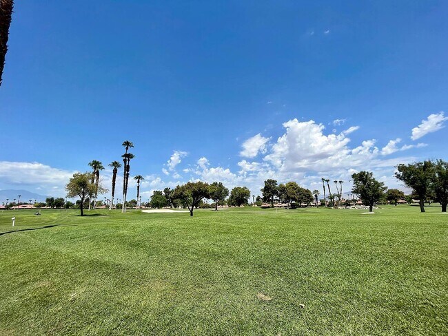 Building Photo - 41539 Woodhaven Dr W