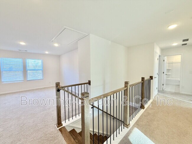 Building Photo - 106 Glacier Wy