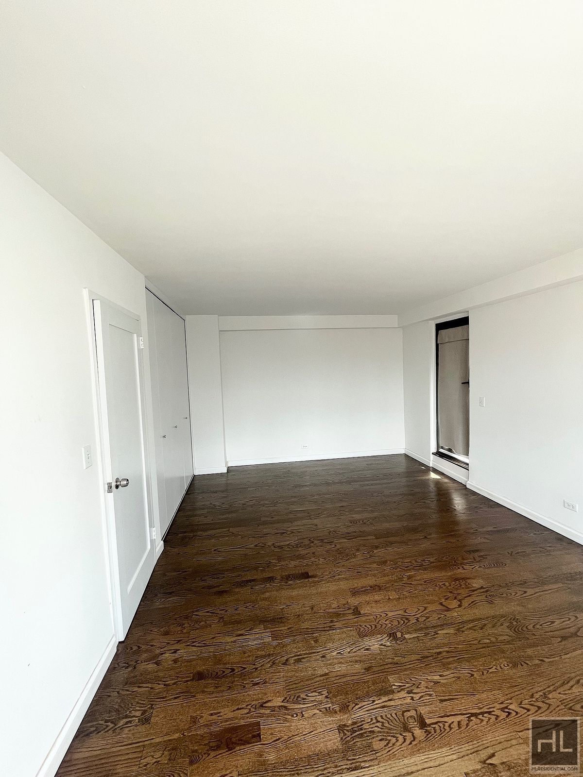 Building Photo - E 82 St