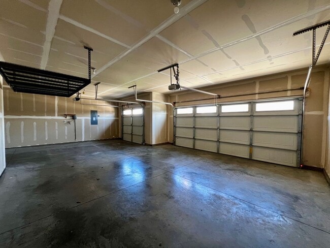 Building Photo - Non-Refundable & Security Deposit Total: $2800.00