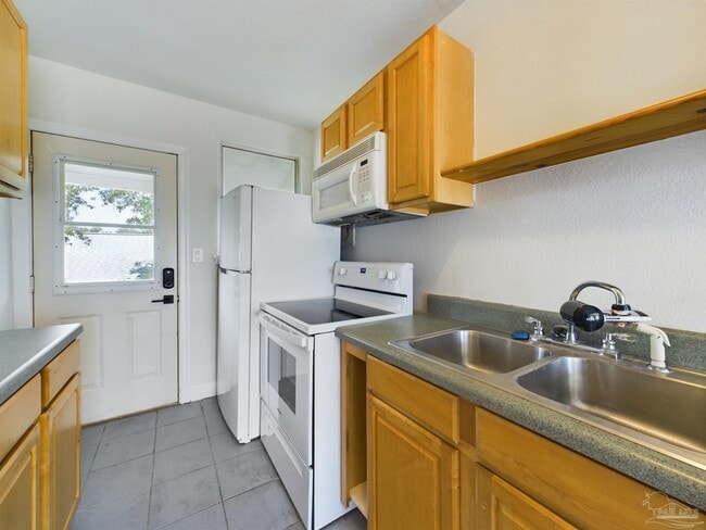 Building Photo - 509 Palomar Dr