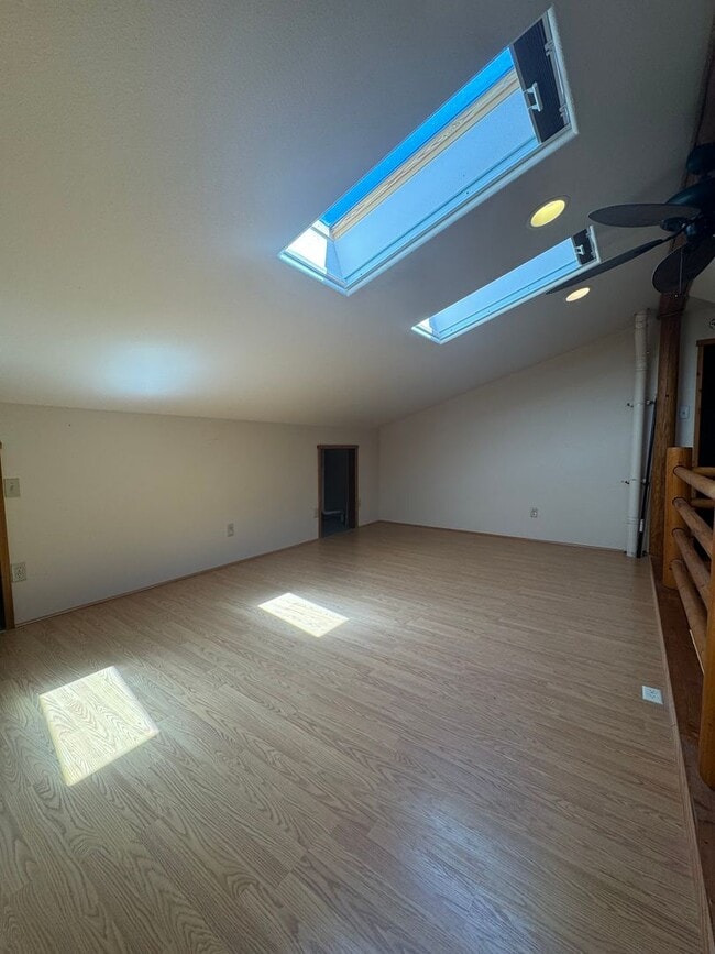 Building Photo - Idyllic 3bd, 2ba Retreat with Loft on 2+ A...