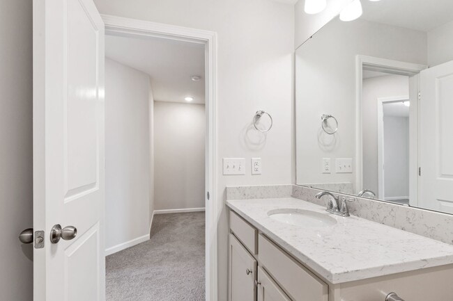 Building Photo - Stylish 4-Bedroom Townhome with Backyard O...