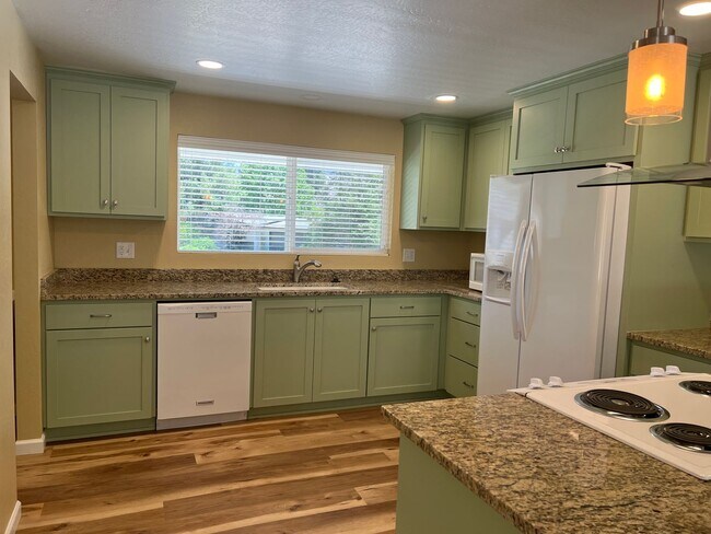 Building Photo - Newly remodeled three bedroom, two bath home - Available Late May