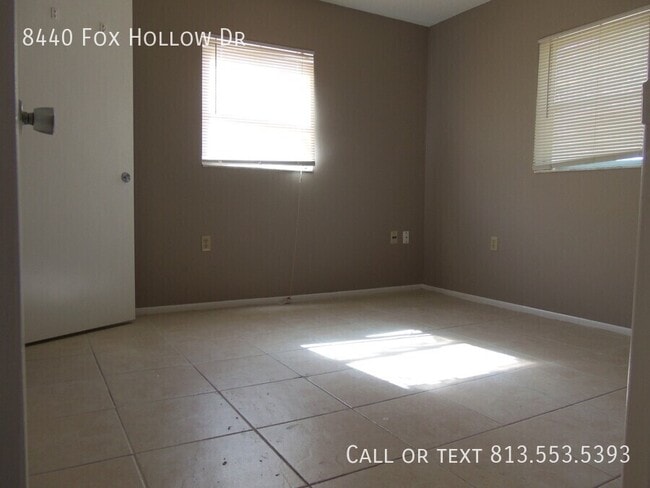 Building Photo - 8440 Fox Hollow Dr