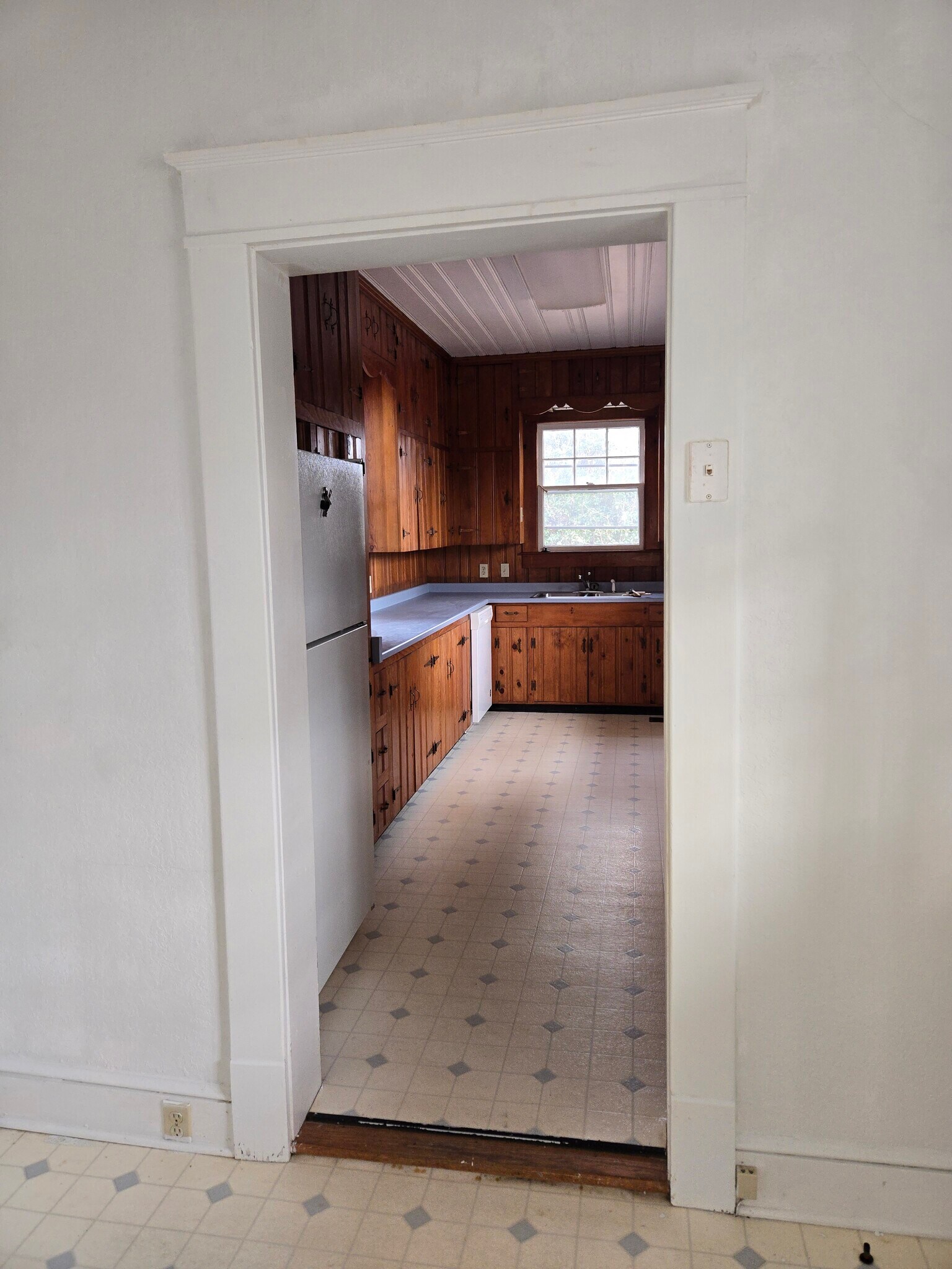 Building Photo - 611 S Broad St