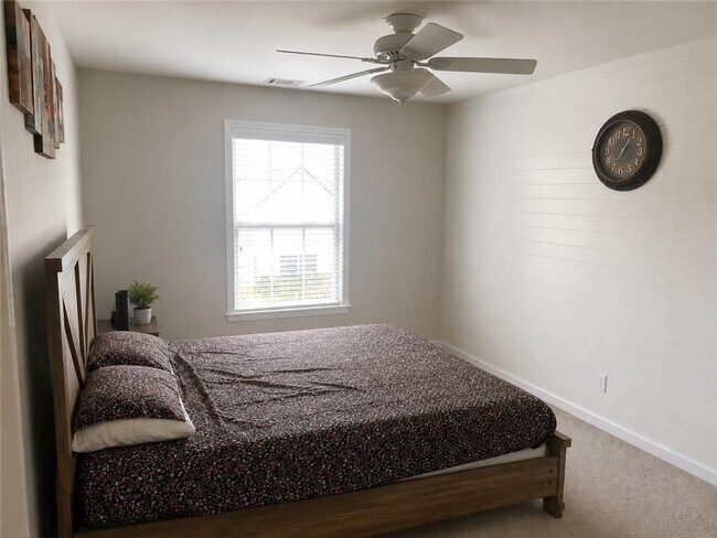 Building Photo - 3215 Warbler Way