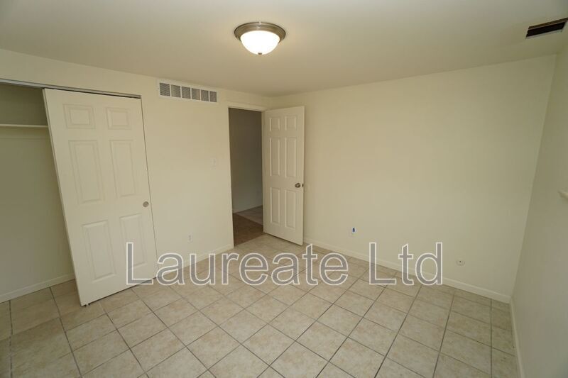 Building Photo - 1118 Rosemary St