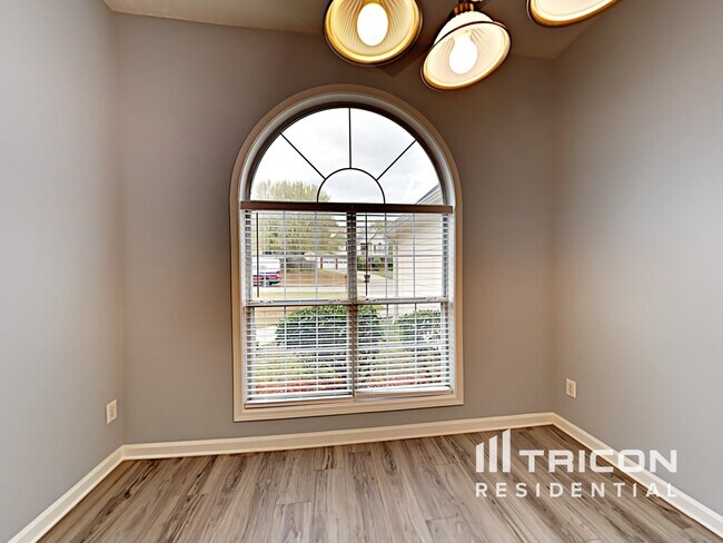 Building Photo - 1610 Westfield Ct NW