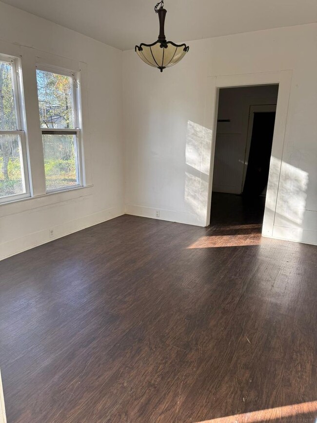 Building Photo - 2550 Pierce St