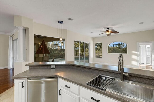 Building Photo - 11011 Hyacinth Pl