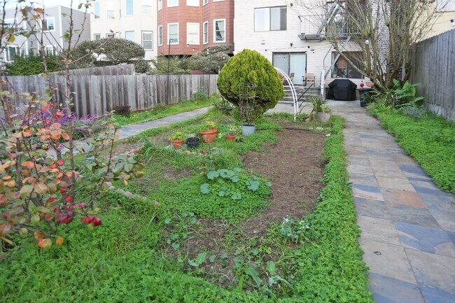 Building Photo - 1269 3rd Ave