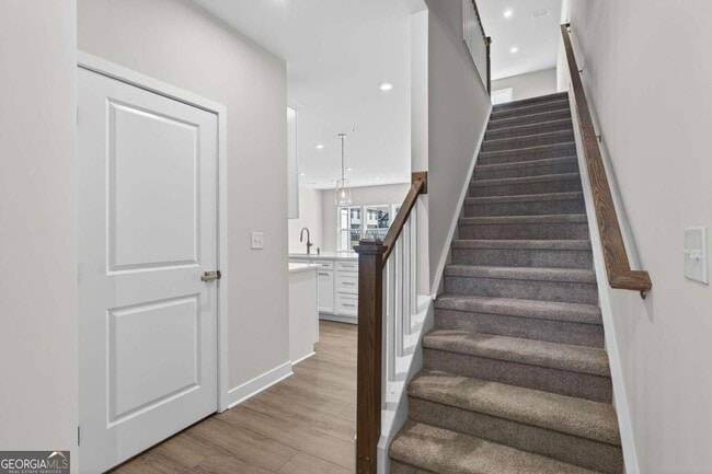 Building Photo - 325 Enchanted Ct