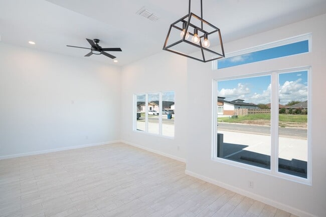 Building Photo - 3548 Hidalgo Cir