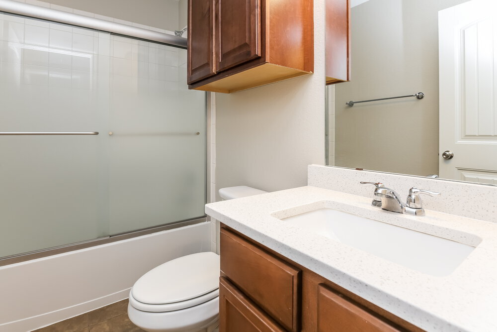 Building Photo - 2116 Meadow View Dr