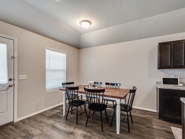 Building Photo - 313 Foxtrot Ter