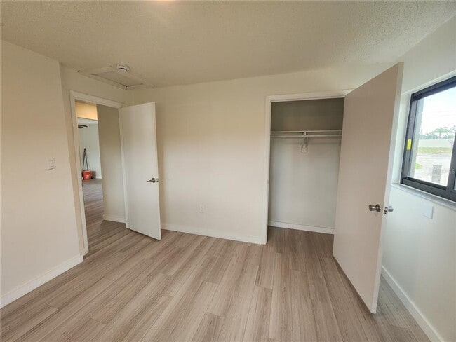 Building Photo - 1234 Triangle Dr