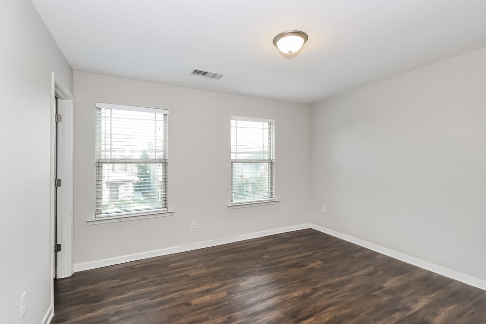 Building Photo - 255 Magnaview Dr