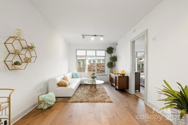 Building Photo - 125 W Tremont Ave