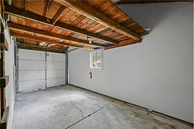 Building Photo - 922 W Vine St