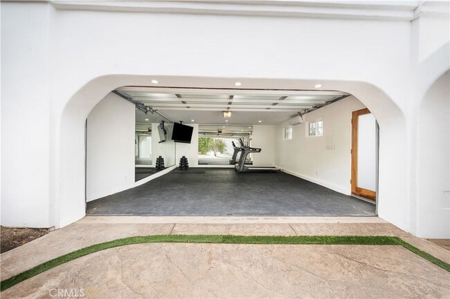 Building Photo - 31654 Broad Beach Rd