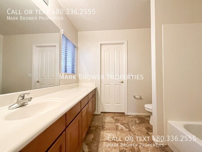 Building Photo - 1648 E Canyon Way