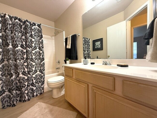 Building Photo - Beautifully Designed Home New Flooring throughout