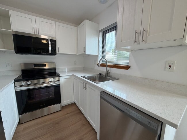 Building Photo - 1307 Rufina Ln