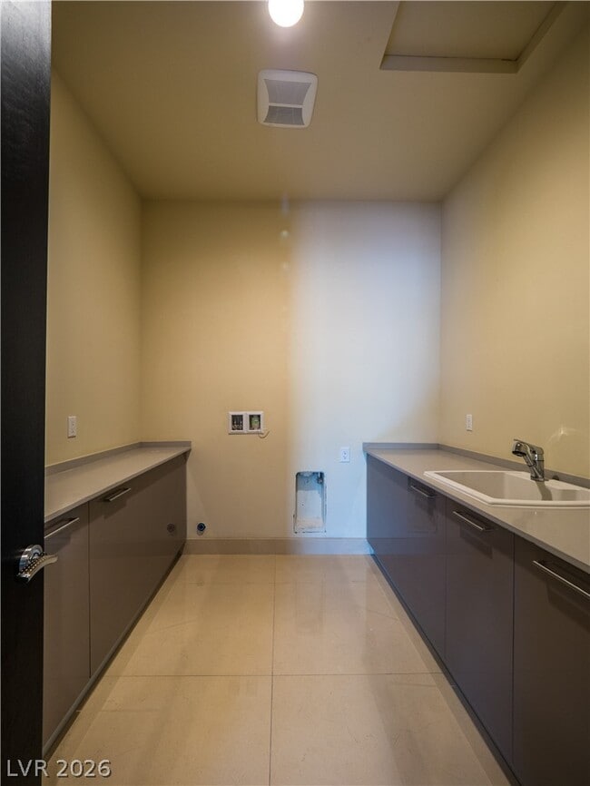 Building Photo - 7447 Yonie Ct