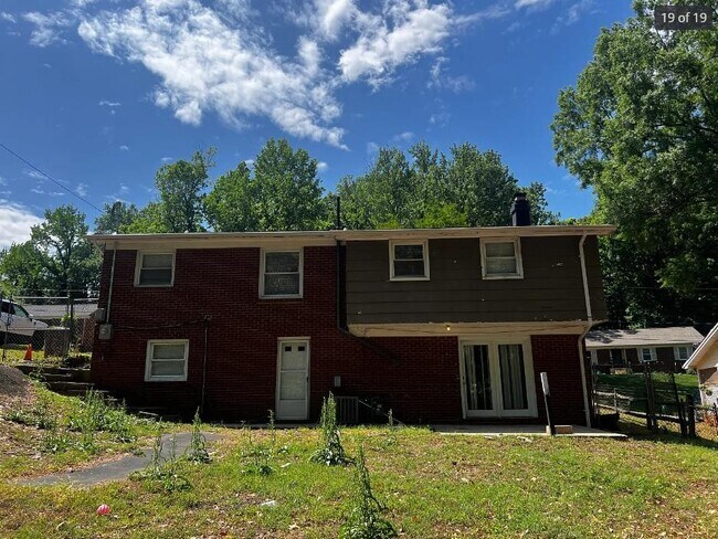 Building Photo - 430 Westham Ridge Rd