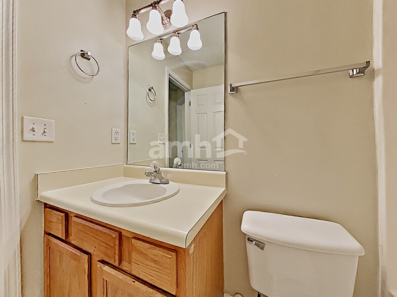 Building Photo - 4457 Grove Dr NW