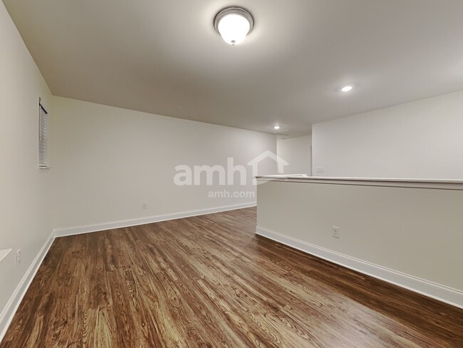 Building Photo - 5180 Hudson Vly Dr
