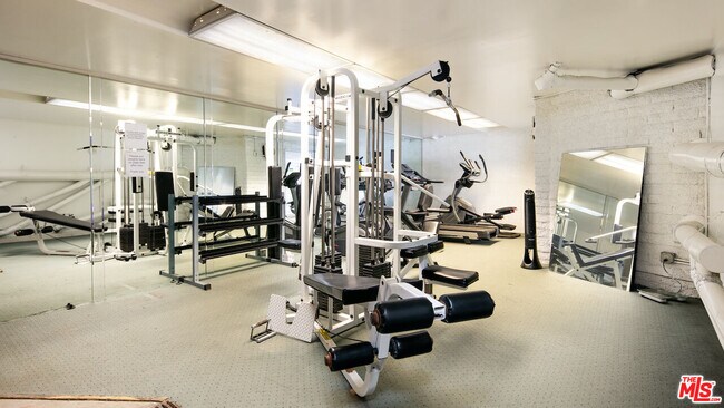 Building Photo - 2311 4th St